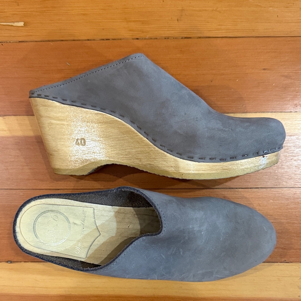 No. 6 New School Clog on Wedge in the color Smoke
